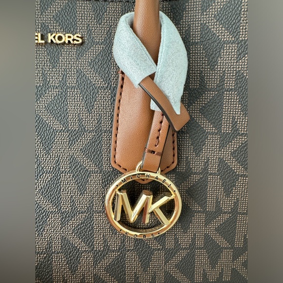 Michael Kors - Mirella Small Signature Logo Crossbody Bag - Picture 2 of 4